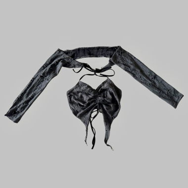 Set di top crop halter con spalle scoperte
