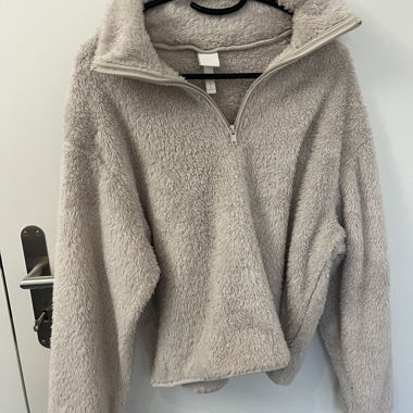 Beige Teddy Pullover
