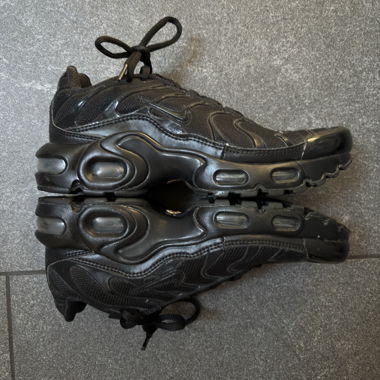 Nike Air Max Plus schwarze Sneaker EU 35.5