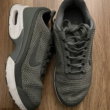 Nike Sneaker