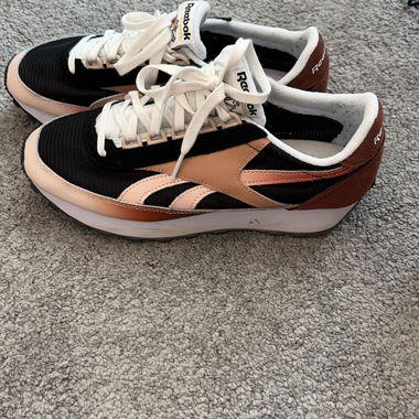 Reebok Sneakers