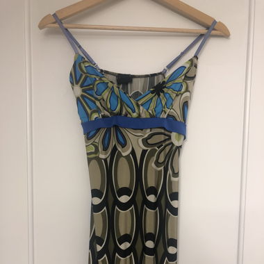 Figurbetontes Sommerkleid