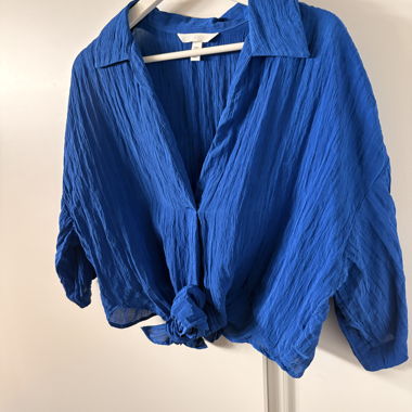 Royalblaue Bluse