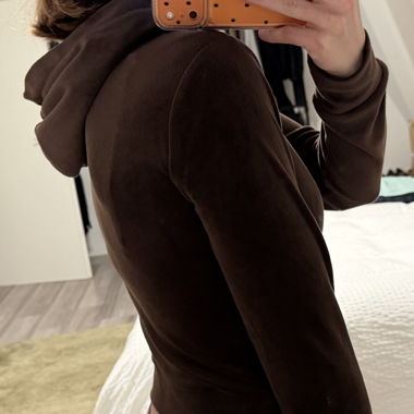 Short velvet jacket
