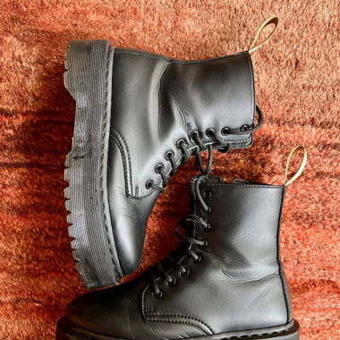 Doc Marten‘s vegan plateau boots