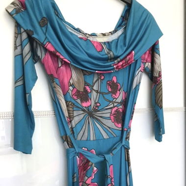 Schönes Damenkleid Gr. 36/38 neuwertig