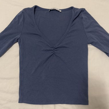 Maglietta Blu a Maniche Lunghe con Scollo a V