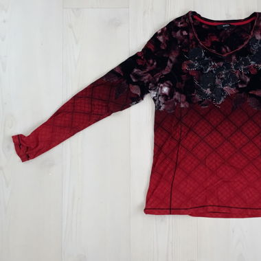 SWEATSHIRT 