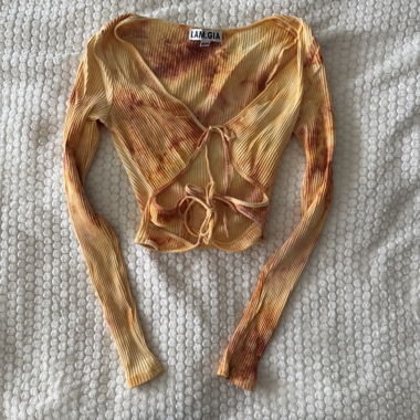 I Am Gia yellow / orange crop top long sleeve