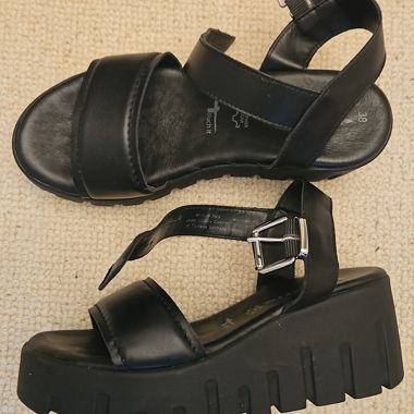 Sandales noires plateforme