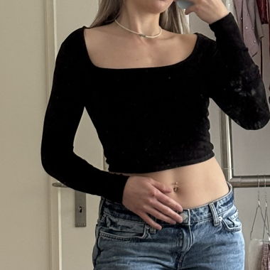 Black Long-Sleeve Top XS