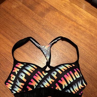 sports bra