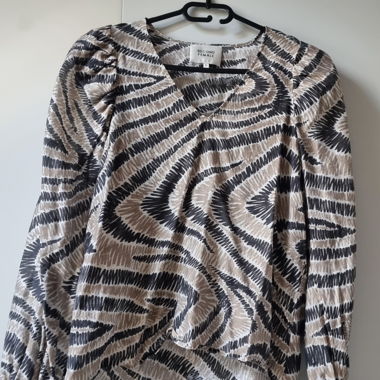Second Female - Bluse mit gemusterten langen Ärmeln