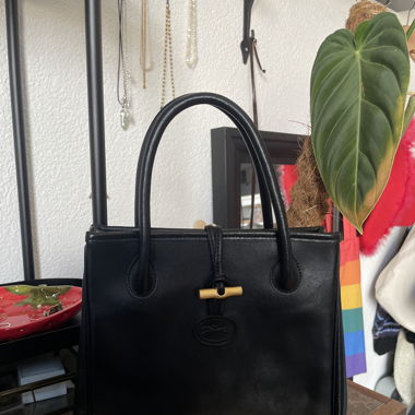 gorgeous vintage longchamp leather handbag