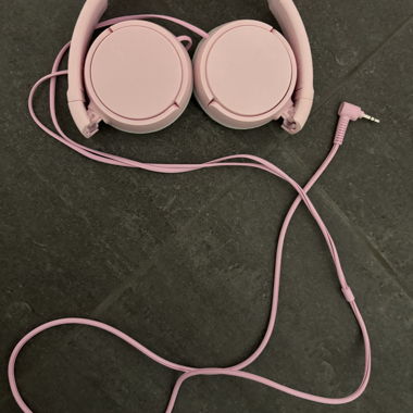 Rosa kabelgebundene On-Ear-Kopfhoerer