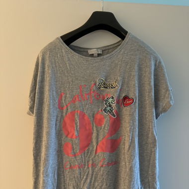 T- shirt