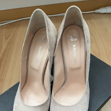 Wunderschöne Wildlederheels nude Navyboot Gr 39