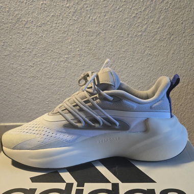 Adidas Alphaboost v2 taille 43 neuf