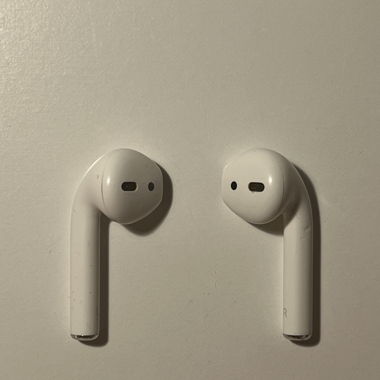 AirPods 2 without case