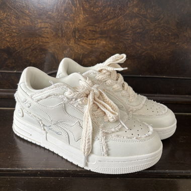 Sneaker taglia 44