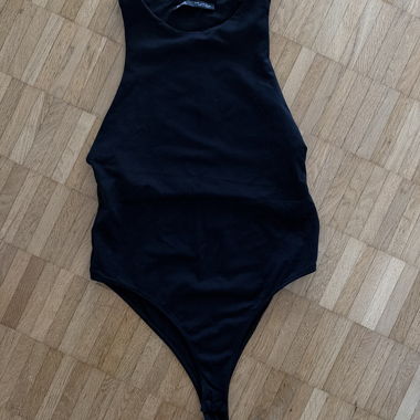 Body noir sans manches