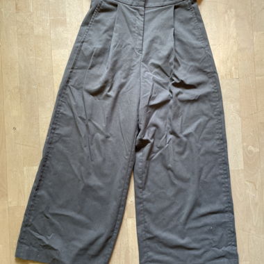 Pantalon en tissu vert olive