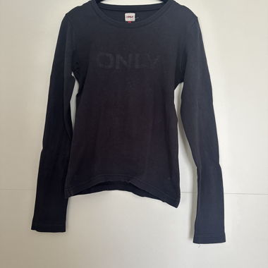 black only longsleeve