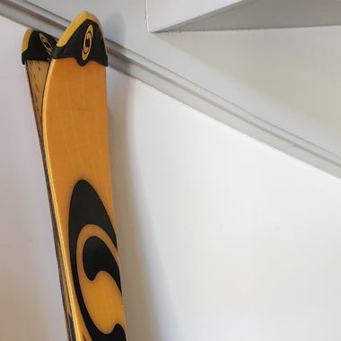 Skis 161cm salomon und Rossignol-Stöcke