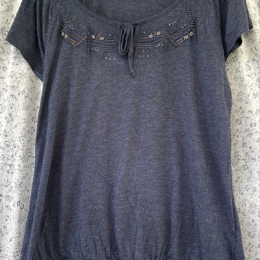 Top blu navy con perle