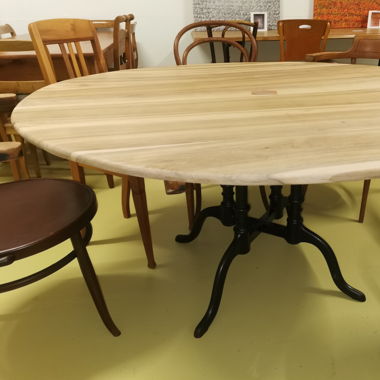 Grosser runder Beizentisch 