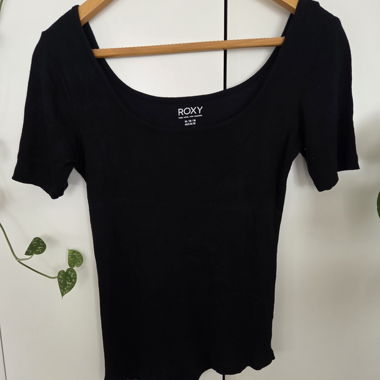 Black ROXY T-shirt