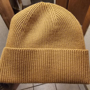 Beige Mütze