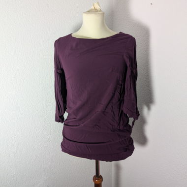 Lila Longtop mit Cut-Out Ärmeln