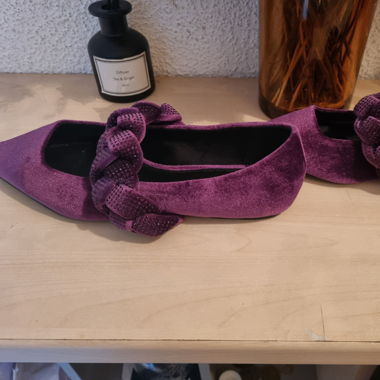 Purple ballerinas