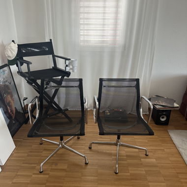2 Vitra Eames Aluminiumstühle (PREIS PRO STUHL)