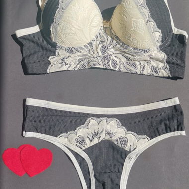 Women’s Lingerie Set Black and Ivory XS