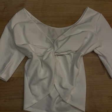 T-shirt annodato bianco Stradivarius