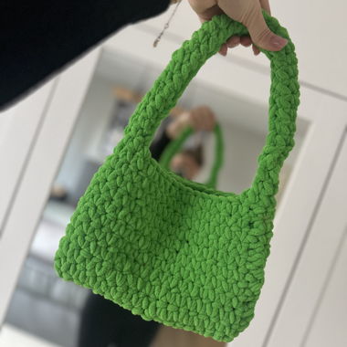 Gehäkelte grüne Schultertasche (handgemacht) 