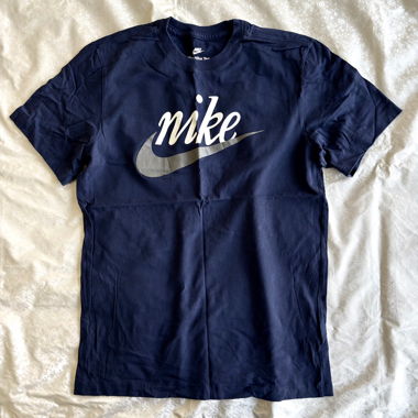 Fitted cursive NIKE with swoosh navy blue TEE