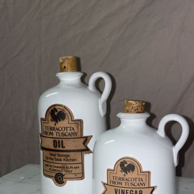 Öl- und Essigflasche aus Keramik