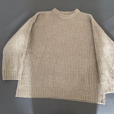 Beiger Strickpullover mit Strukturmuster