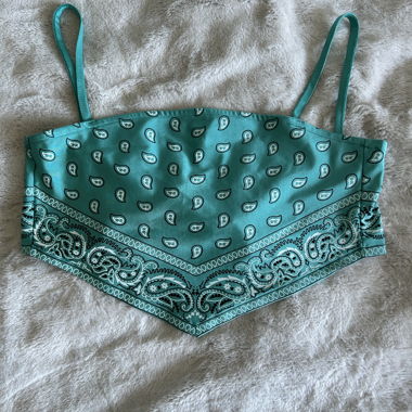 Crop top bandana