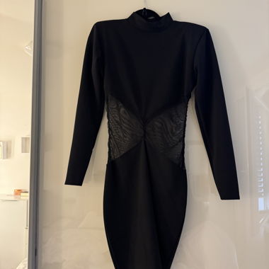 Robe noire PrettyLittleThing