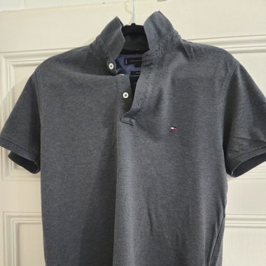 polo tommy hilfiger gris