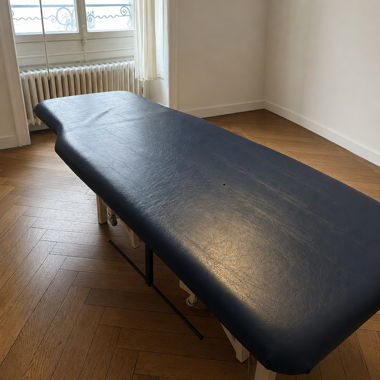ELECTRIC MASSAGE TABLE – 206 x 85 CM