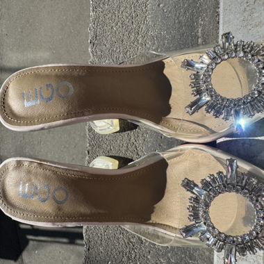 Scarpe con tacco alto