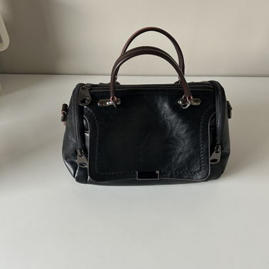 Borsa a mano in pelle nera