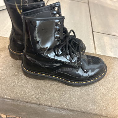 DR. Martens