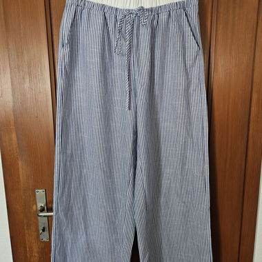 Hose gestreift
