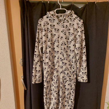 Flauschiges Pyjama mit Pandas